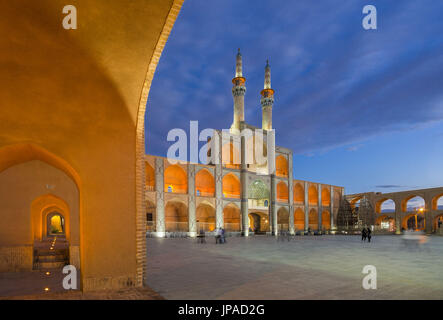 Iran, Yazd Città, Amir Chakhmag moschea e square Foto Stock