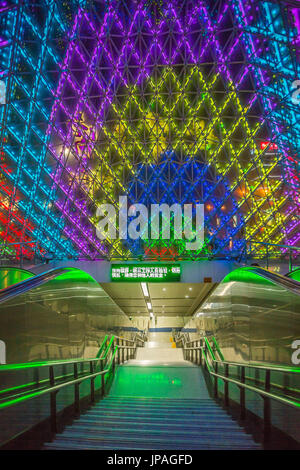 Cina, Provincia Guandong, città di Shenzen, la splendida Cina stazione della metropolitana ingresso, Foto Stock