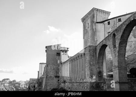 Vista del medievale e bellissima città di Pitigliano in Toscana, Italia, vicino alla città di Grosseto. Foto Stock