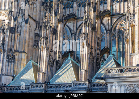 Dettagli del marmo le guglie della cattedrale gotica di San Vito La Piazza della Città Vecchia di Praga Repubblica Ceca Europa Foto Stock