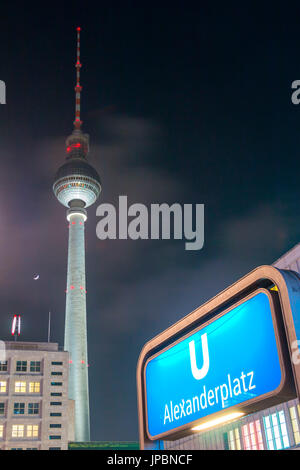 Alexanderplatz e la torre della televisione nella città di Berlino, il Land di Berlino, Germania, Europa Foto Stock