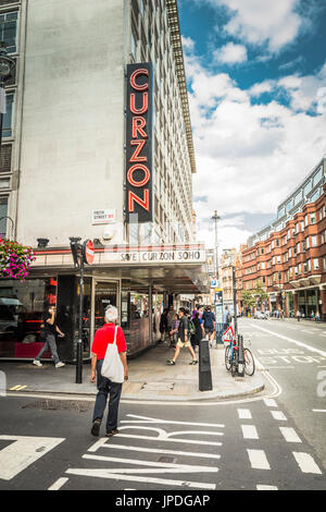 Il Curzon Cinema Soho su Shaftesbury Avenue, London, Regno Unito Foto Stock