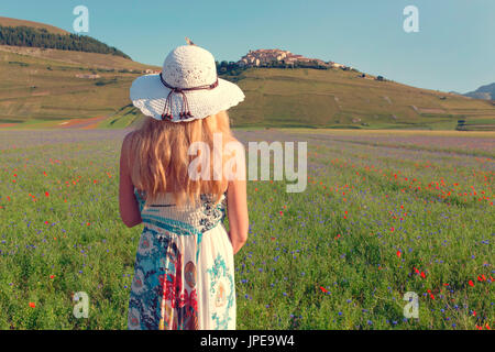 L'Europa, l'Italia,Umbria,Comprensorio di Perugia,Castelluccio di Norcia periodo di fiori Foto Stock