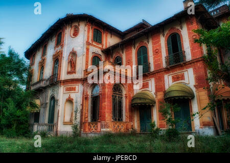 Novi Ligure, Piemonte, Italia, casa abbandonata 1800 Foto Stock