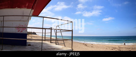 Lifeguard tower presso il San Clemente membro Beach in California del sud in estate Foto Stock