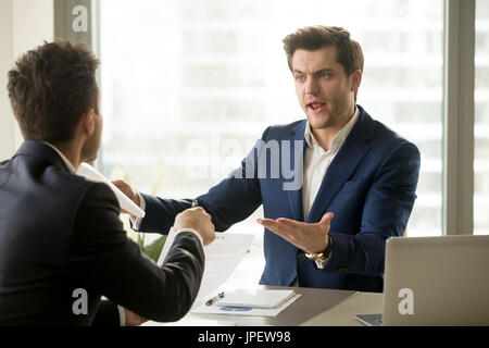 Sostenendo gli imprenditori al lavoro, fallimento della trattativa, rompendo contrac Foto Stock