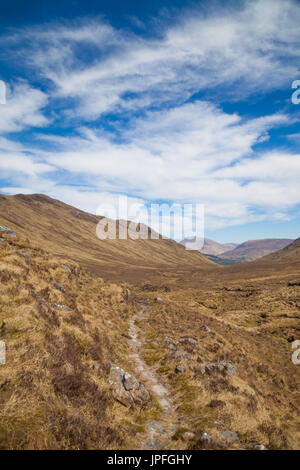 Il Cape Wrath Trail Vicino A Cona Glen Highlands Di Scozia. Foto Stock