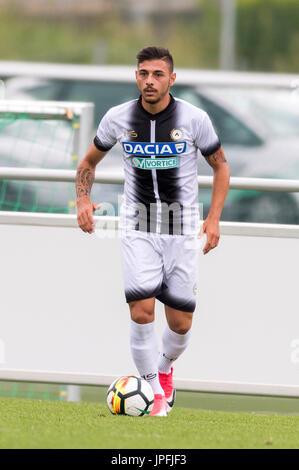 Villach, Italia. 23 Luglio, 2017. Giuseppe Pezzella (Udinese) Calcio/Calcetto : la pre-stagione amichevole tra Udinese 2-2 Kayserispor a Landskron Stadium di Villach, Italia . Credito: Maurizio Borsari/AFLO/Alamy Live News Foto Stock