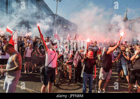 Wroclaw, Polonia. 1 agosto, 2017. Anniversario dell'Insurrezione di Varsavia del 1944 contro l'occupazione German-Nazi di Varsavia durante la II Guerra Mondiale a Wroclaw in Polonia. Credito: Krzysztof Kaniewski/ZUMA filo/Alamy Live News Foto Stock