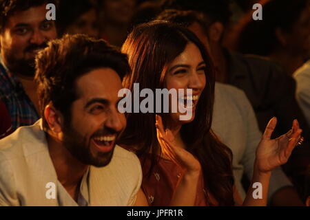 Mumbai, India. Il 1 agosto, 2017. Mumbai, India. , . Attore di Bollywood Ayushmann Khurrana e Bhumi Pednekar al lancio del rimorchio di film di prossima uscita shubh mangal saavdhan al JW Marriott, Juhu di Mumbai il 1 agosto 2017. Credito: Prodip Guha/Alamy Live News Foto Stock