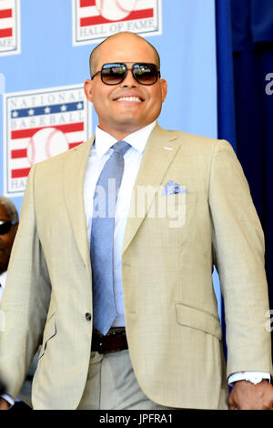 New York, NY, STATI UNITI D'AMERICA. 29 Luglio, 2017. 2017 Hall of Fame Inductee Ivan Rodriguez assiste la National Baseball Hall of Fame cerimonia di induzione alla Clark Centro sportivo sulla luglio 30, 2017 durante il fine settimana a induzione a Cooperstown, New York. Credito: John Palmer/media/punzone Alamy Live News Foto Stock