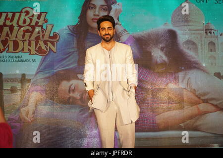 Mumbai, India. Il 1 agosto, 2017. Mumbai, India. , . Attore di Bollywood Ayushmann Khurrana e Bhumi Pednekar al lancio del rimorchio di film di prossima uscita shubh mangal saavdhan al JW Marriott, Juhu di Mumbai il 1 agosto 2017. Credito: Prodip Guha/Alamy Live News Foto Stock