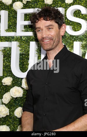 1 agosto 2017 - Studio City, CA, Stati Uniti d'America - LOS ANGELES - AUG 1: James Frain alla TV CBS Studios Estate Soiree partito TCA 2017 presso il CBS Studio Center su Agosto 1, 2017 in Studio City, CA (credito Immagine: © Kay Blake via ZUMA filo) Foto Stock