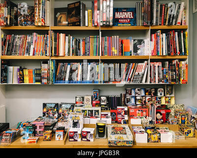 Bucarest, Romania - 06 Maggio 2017: famoso fumetto americano riviste per la vendita In bookstore locale. Foto Stock