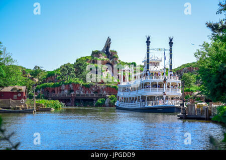 CHIBA, Giappone: Mark Twain Riverboat nel fiume in Westernland, Tokyo Disneyland Foto Stock