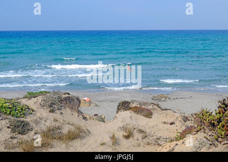 Spiaggia di nuraghe, capo San Marco cape, San Giovanni di Sinis, Sardegna, Italia Foto Stock