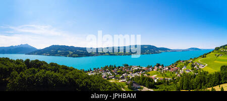 Vista di Attersee è il lago più grande della regione del Salzkammergut in stato austriaco Austria Superiore Foto Stock