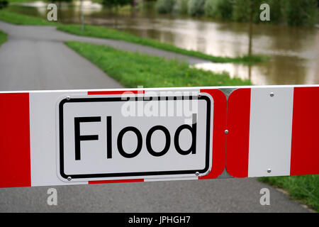 Strada bloccata per alluvione Foto Stock