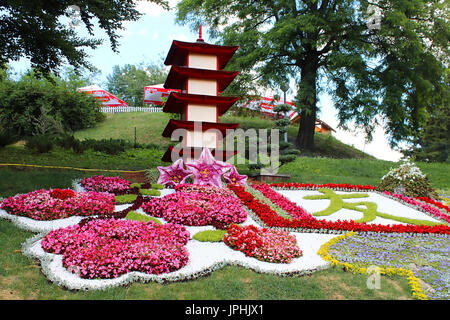 Kiev, Ucraina - 10 giugno 2017: la mostra floreale di 'Giappone attraverso gli occhi di Ucraina" al polo Spivoche a Kiev, Ucraina Foto Stock