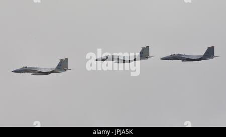 US Air Force F-15 Aquile prendendo parte al settantesimo anniversario flypast presso il Royal International Air Tattoo Foto Stock