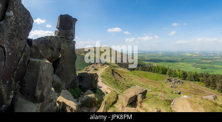 Una vista da Wainstones lungo la Clevelandway. Foto Stock