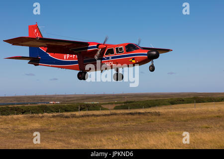 FIGAS aeroplano atterrano su oca Aviosuperficie verde Foto Stock