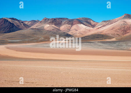 Vulcani nel deserto Siloli, Eduardo Avaroa fauna Andina riserva nazionale, dipartimento di Potosi, Bolivia, Sud America Foto Stock