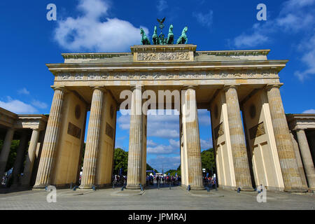 La Porta di Brandeburgo o Brandenburger Tor, Berlino, Germania Foto Stock