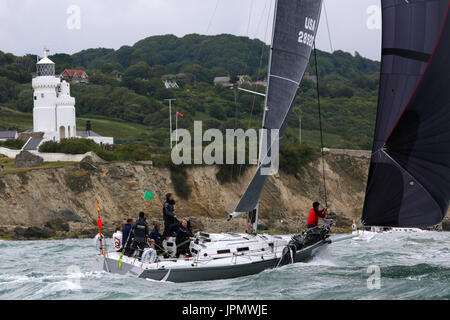 Yacht a vela, passato, Santa Caterina, Faro intorno all isola di razza, 1 Luglio 2017 Foto Stock