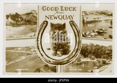 Originale retro Good Luck della metà del secolo, cartolina ricordo della Cornovaglia di Newquay, Cornovaglia, SW Inghilterra, Regno Unito pubblicato nel 1955. Cartolina da spiaggia retrò. Foto Stock