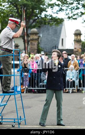 Edinburgh, Regno Unito. 2 agosto, 2017. La Princess Royal Princess Anne hanno partecipato alla prova finale del Royal Edinburgh Tattoo militare a Redford Caserma a Edimburgo. Credito: ricca di Dyson/Alamy Live News Foto Stock