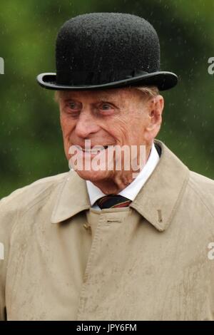 Londra, Regno Unito. Il 2 agosto, 2017. Londra, Royal Marines' capitano generale per l'ultima volta a Buckingham Palace a Londra. 2 agosto, 2017. La Gran Bretagna è il Principe Filippo , Duca di Edimburgo, sorrisi come frequenta una parata nel ruolo dei Royal Marines' capitano generale per l'ultima volta a Buckingham Palace a Londra, in Gran Bretagna il 2 agosto 2017. Il principe Filippo, marito della Regina Elisabetta II, effettua il suo assolo finale impegno pubblico mercoledì prima egli si ritira dalla royal dazi. Credito: Piscina/Xinhua/Alamy Live News Foto Stock