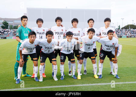 Tokyo, Giappone. 1 agosto, 2017. Urawa Red Diamonds gioventù gruppo team line-up (i rossi giovani) Calcio/Calcetto : la quarantunesima edizione del Giappone Club dei Giovani (U-18) campionato di Football match finale tra Urawa Red Diamonds gioventù - FC Tokyo U-18 al campo di Ajinomoto Nishigaoka a Tokyo in Giappone . Credito: Giovanni Osada AFLO/sport/Alamy Live News Foto Stock