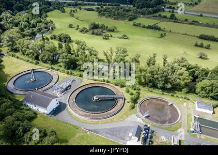 Vista aerea di un piccolo impianto di depurazione delle acque reflue Foto Stock