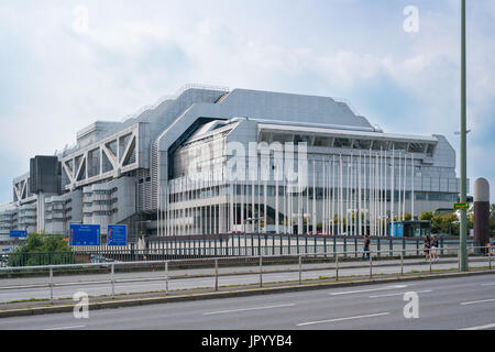 Berlino, Germania - 02 agosto 2017: Il Centro Congressi Internazionale (ICC) di Berlino , Germania Foto Stock