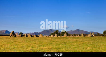 Castlerigg Stone Circle. Castlerigg Stone Circle è situato vicino a Keswick, Cumbria in inglese il Parco Nazionale del Distretto dei Laghi. Foto Stock