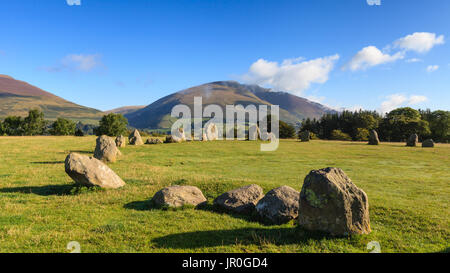Castlerigg Stone Circle situato vicino a Keswick, Cumbria in inglese il Parco Nazionale del Distretto dei Laghi. Foto Stock