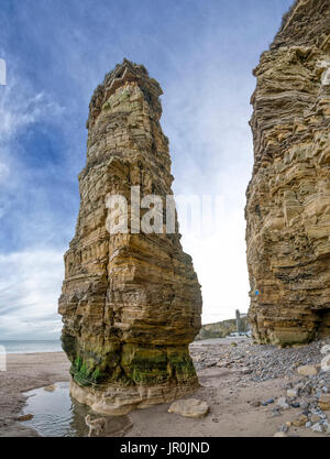 Stack di mare chiamato lotti moglie; South Shields, Tyne and Wear, Inghilterra Foto Stock