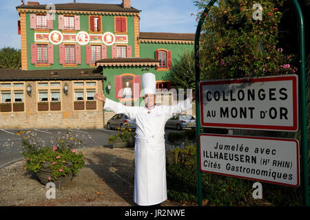 Europa/Francia/Rhône-Alpes/Lione/Collonges au Mont d'Or/ristorante Paul Bocuse. L accoglienza dell Bocuse. Foto Stock