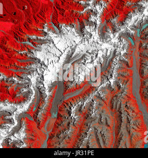 Nuova Zelanda Tasman Glacier il 30 dicembre 1990, adottata dal mappatore di tematiche sul satellite Landsat 4. Confronta con jg5749 dal 2017, per vedere come il ghiacciaio è receding. In questa falsa immagine a colori, bianco neve e ghiaccio, rosso è la vegetazione, il blu è acqua e il marrone è terreno (comprese le morene e sedimento ghiacciai coperte). Foto Stock