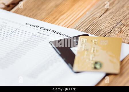 Carta di credito estratto conto con due carte Foto Stock