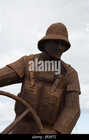Statua del timoniere, Nord Dock, Seaham Harbour, England, Regno Unito Foto Stock