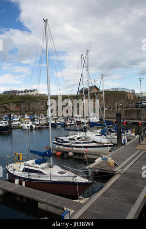 Vista di Seaham Harbour Marina da Nord Docks Foto Stock