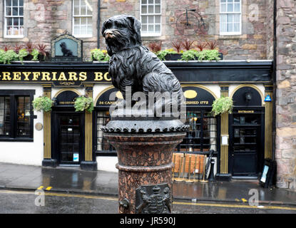 Greyfriars Bobby, cane statua, Edimburgo, Scozia, Regno Unito Foto Stock