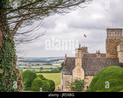 Il Castello di Rockingham, Corby, Inghilterra, originariamente costruito nel XI secolo su ordine di Guglielmo I (il conquistatore), poi acquistato da Watson in s Foto Stock