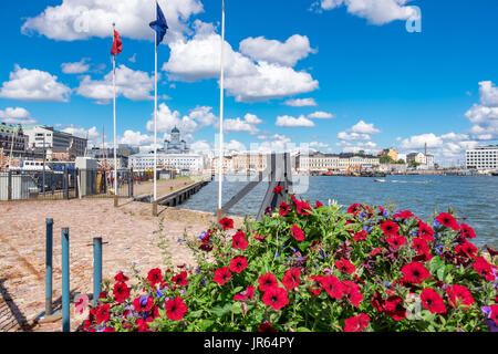 Vista del porto del nord e il porto di Helsinki. Finlandia e Scandinavia Foto Stock