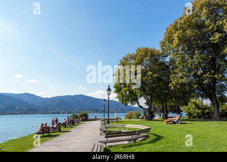 A fronte lago Tegernsee, Lago Tegernsee, Baviera, Germania Foto Stock