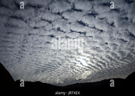 Autocumulus undulatus nuvole di Central Otago, Isola del Sud, Nuova Zelanda Foto Stock