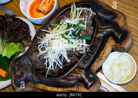 Bulgogi, manzo marinato al Bulgogi fratelli ristorante, Myong Dong Seoul, Corea del Sud Foto Stock
