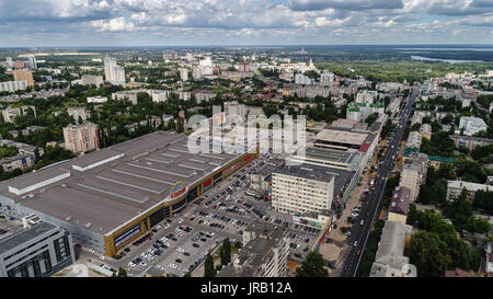 Lipetsk, Russia - 11 luglio. 2017. Vista superiore dell'Europa centro commerciale e di intrattenimento. Foto Stock